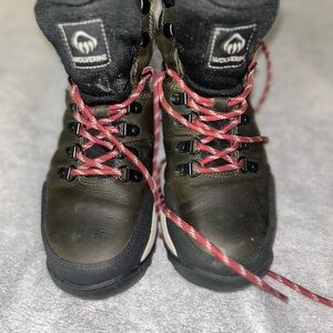 Wolverine steel toe  Black Boots with Red Laces